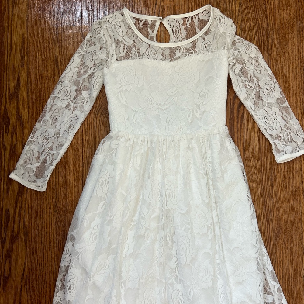 Lace off-white dress, sweet heart neck line w/ lining - Picture 3 of 9